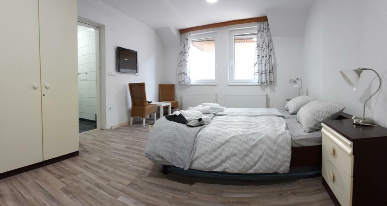 Apartments&Rooms Mido Visoko Exterior foto