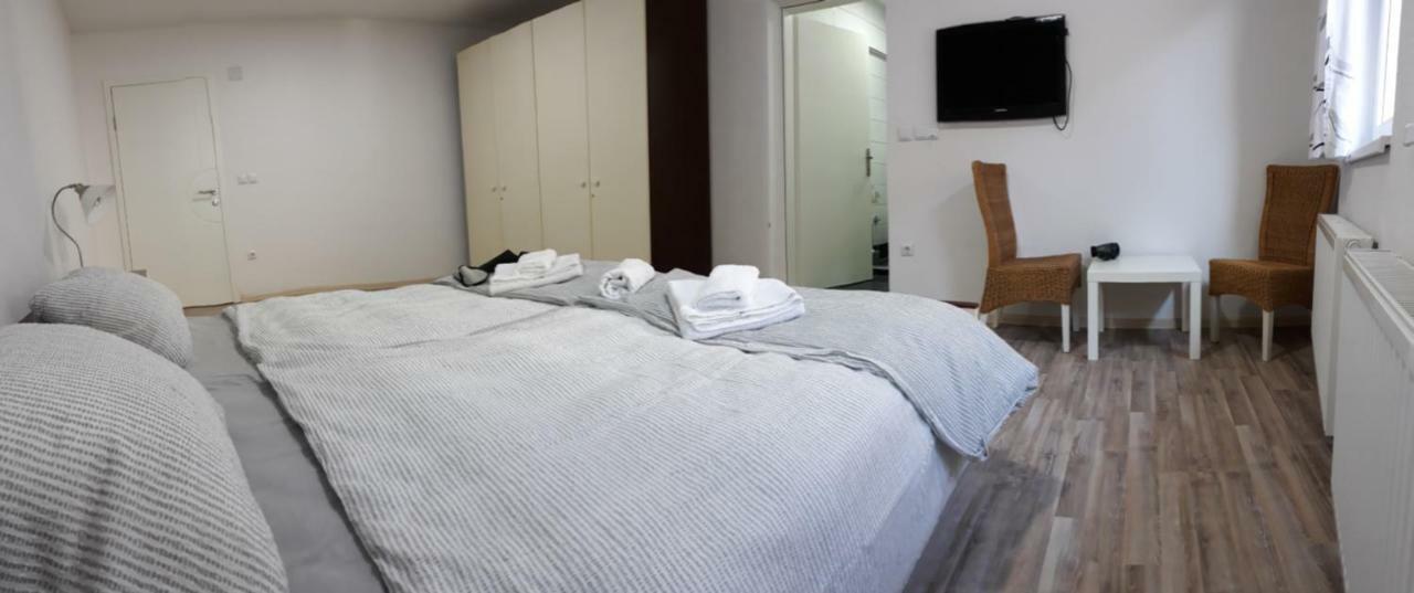 Apartments&Rooms Mido Visoko Exterior foto